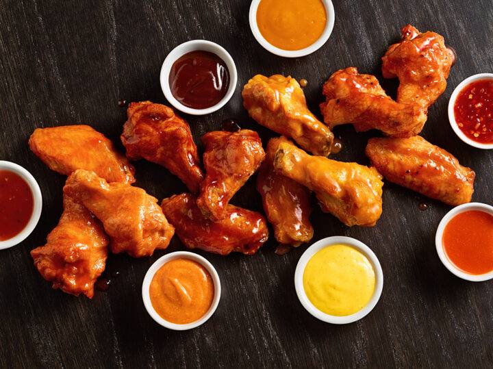Alitas de Pollo Glaseadas con Naranja Pegajosa