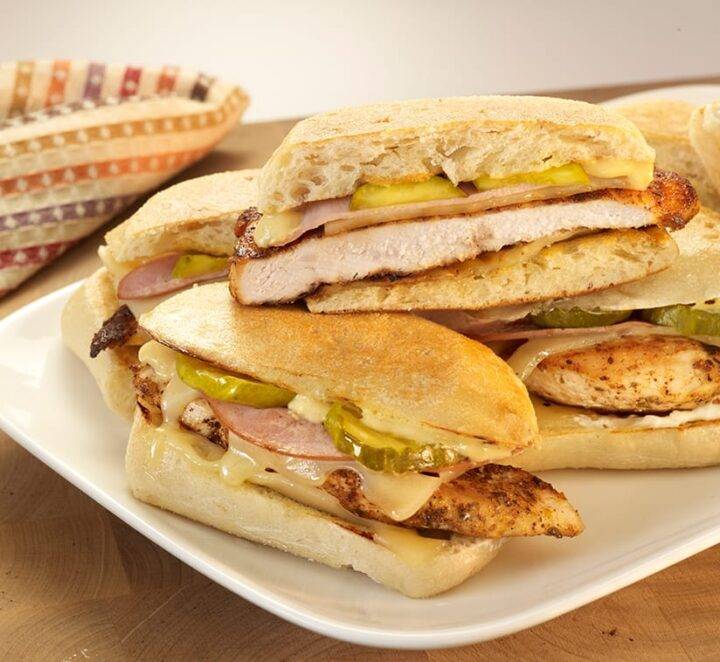 Sándwiches de Pollo Estilo Cubano
