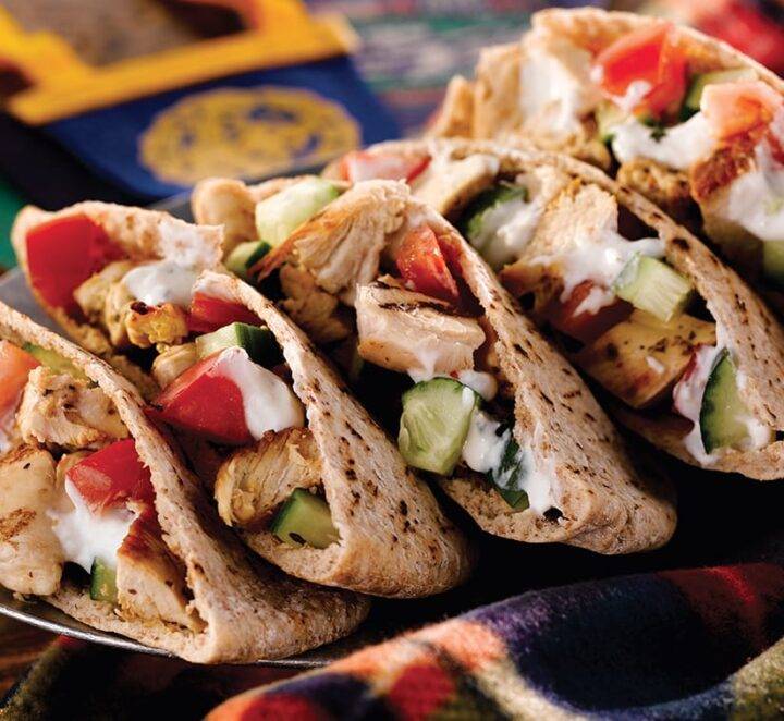 Pitas de Pollo a la Parrilla con Hummus